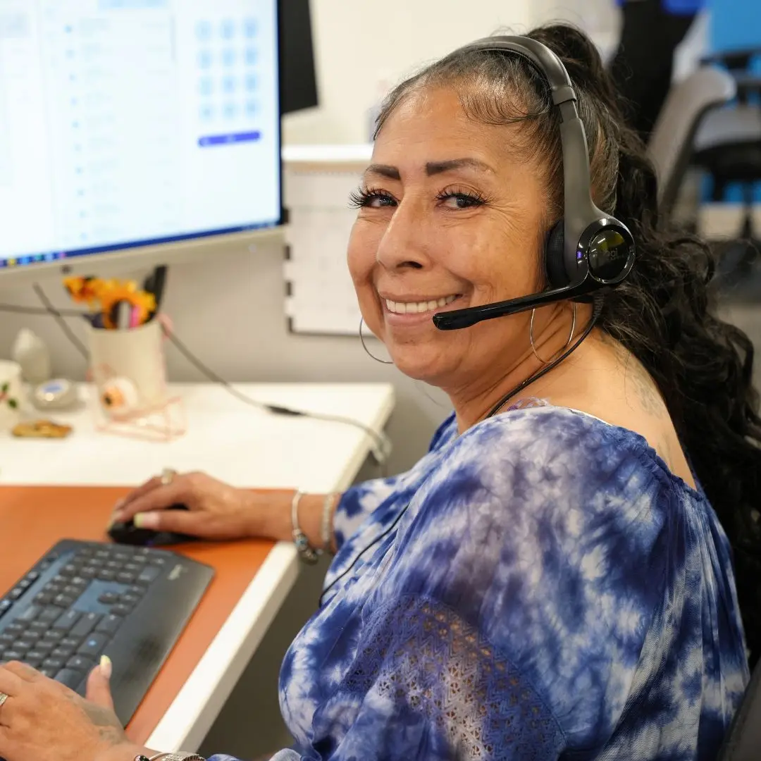 Annette, bilingual senior debt collection agent at a commercial debt collection agency serving businesses in all 50 states